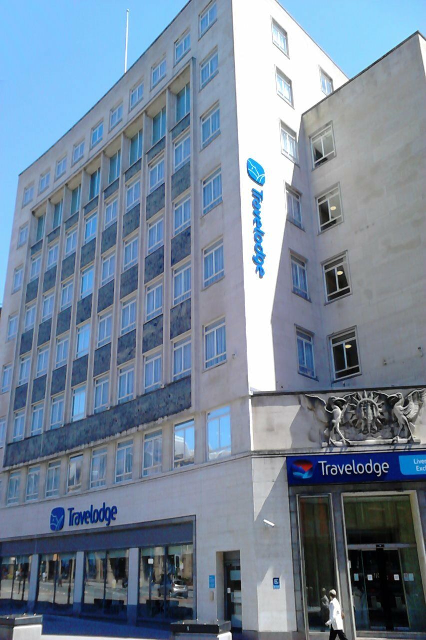Travelodge Liverpool Central Exchange Street Exterior foto