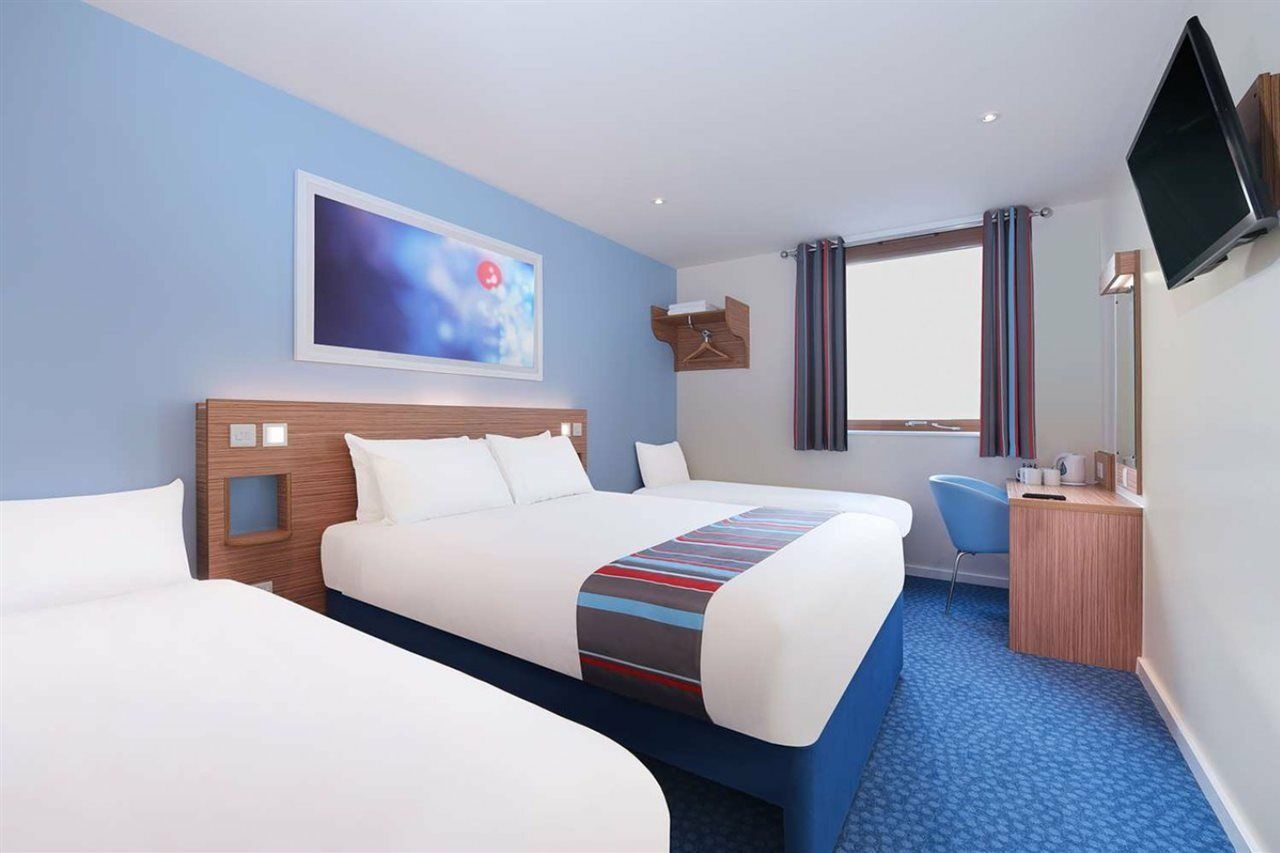 Travelodge Liverpool Central Exchange Street Exterior foto